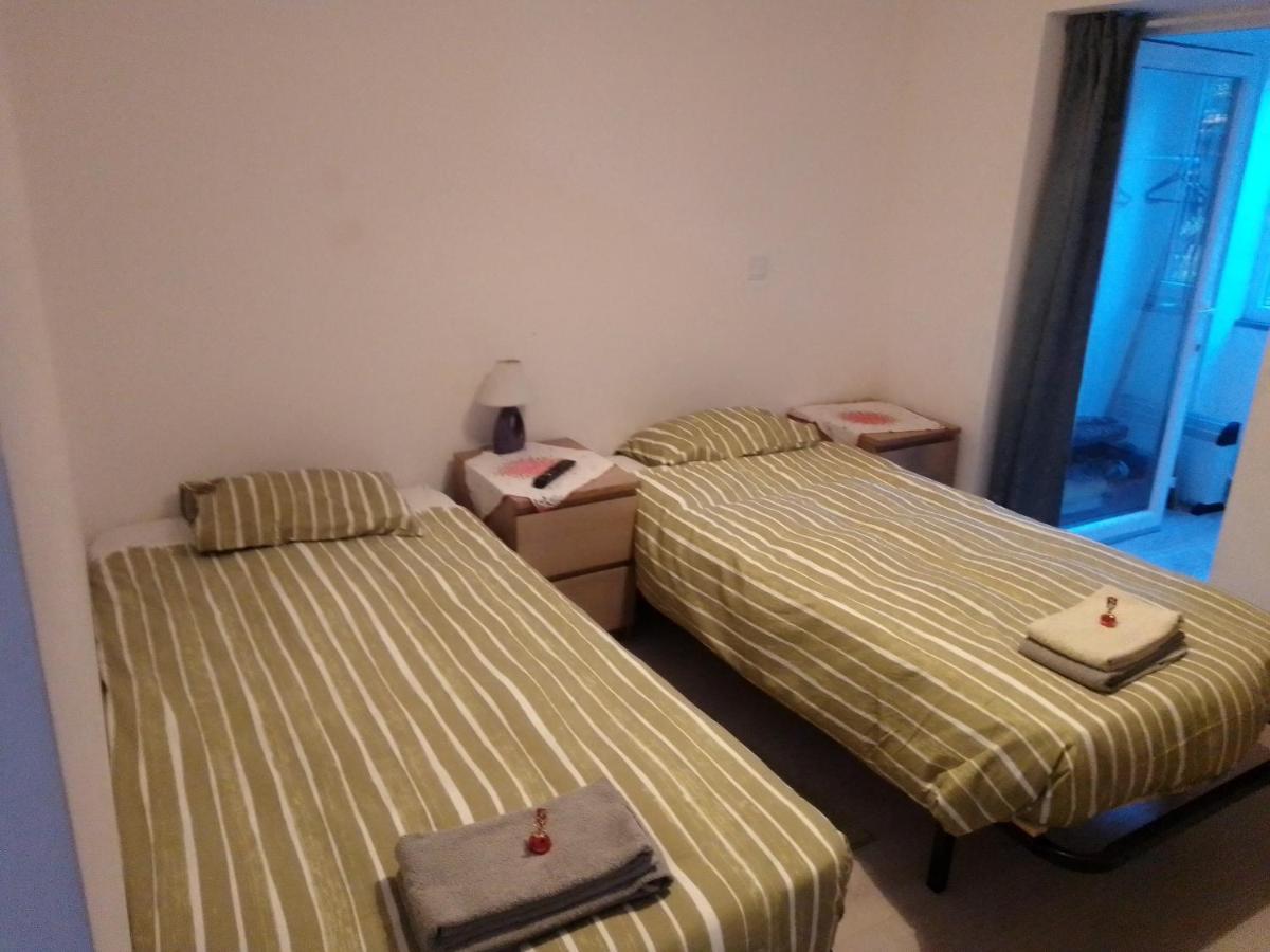 Guesthouse Marialva Park Corroios Ngoại thất bức ảnh